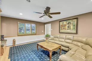 128 Stuart St, Lynbrook, NY 11563 - Photo 20