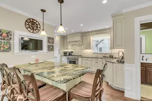 128 Stuart St, Lynbrook, NY 11563 - Photo 10