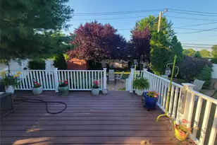 152 Norfeld Blvd, Elmont, NY 11003 - Photo 8