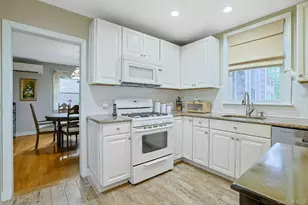 84 Lawrence Pl, New Rochelle, NY 10801 - Photo 10