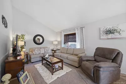 33 Wilshire Drive, North Babylon, NY 11703 - Photo 14