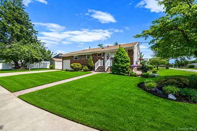 33 Wilshire Drive, North Babylon, NY 11703 - Photo 1