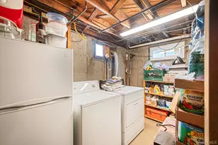 33 Wilshire Dr, North Babylon, NY 11703 - Photo 26