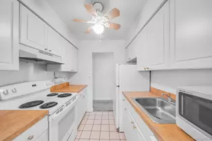 1005 Towne House Village, Islandia, NY 11749 - Photo 6