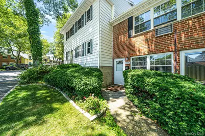 1005 Towne House Village, Islandia, NY 11749 - Photo 2