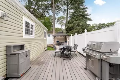 22 Babylon Drive, Sound Beach, NY 11789 - Photo 26