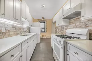 42 Barker Ave, White Plains, NY 10601 - Photo 8