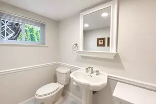377 Old Courthouse Rd, Manhasset Hills, NY 11040 - Photo 38