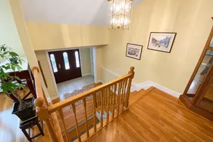 377 Old Courthouse Rd, Manhasset Hills, NY 11040 - Photo 2