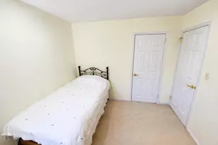 377 Old Courthouse Rd, Manhasset Hills, NY 11040 - Photo 20