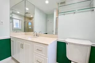 377 Old Courthouse Rd, Manhasset Hills, NY 11040 - Photo 30