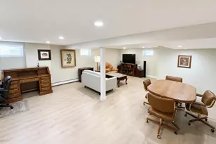 377 Old Courthouse Rd, Manhasset Hills, NY 11040 - Photo 36