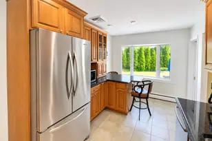 377 Old Courthouse Rd, Manhasset Hills, NY 11040 - Photo 16