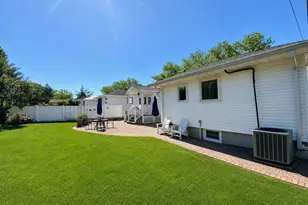 377 Old Courthouse Rd, Manhasset Hills, NY 11040 - Photo 42
