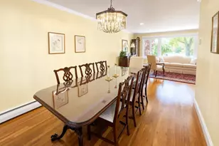 377 Old Courthouse Rd, Manhasset Hills, NY 11040 - Photo 10