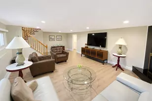 377 Old Courthouse Rd, Manhasset Hills, NY 11040 - Photo 34