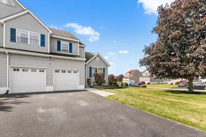 7 Woodfield Drive, Washingtonville, NY 10992 - Photo 2