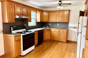 67 Maple Dr, Lindenhurst, NY 11757 - Photo 4