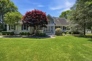 19 Cedarfield Ln, Westhampton, NY 11977 - Photo 4