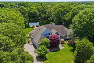 19 Cedarfield Ln, Westhampton, NY 11977 - Photo 2