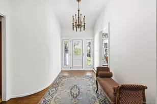 315 Laurel Ln, Syosset, NY 11791 - Photo 4