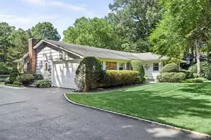 315 Laurel Ln, Syosset, NY 11791 - Photo 2