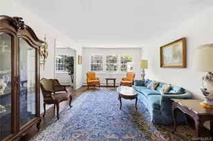 315 Laurel Ln, Syosset, NY 11791 - Photo 12