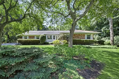 315 Laurel Lane, Syosset, NY 11791 - Photo 1