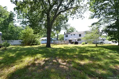 9 Woodbine Street, Coram, NY 11727 - Photo 24