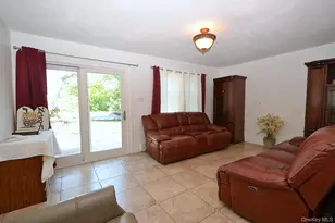 9 Woodbine St, Coram, NY 11727 - Photo 10