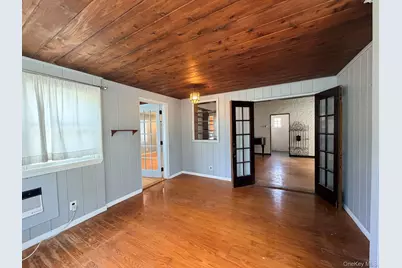 126 Eaton Lane, West Islip, NY 11795 - Photo 10