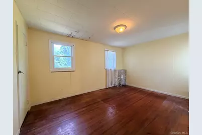126 Eaton Lane, West Islip, NY 11795 - Photo 18