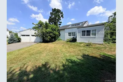 126 Eaton Lane, West Islip, NY 11795 - Photo 2