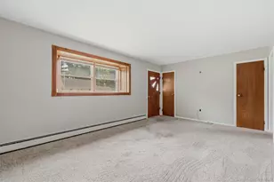 45 Patricia Ave, Fishkill, NY 12524 - Photo 4