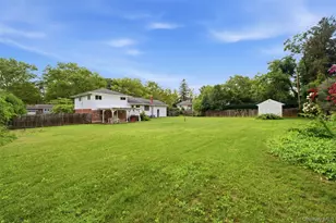36 Cherrywood Dr, East Northport, NY 11731 - Photo 24