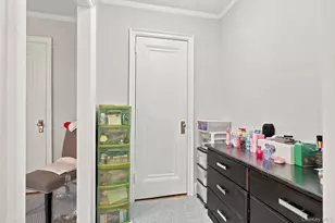 910 Stuart Ave, Mamaroneck, NY 10543 - Photo 12