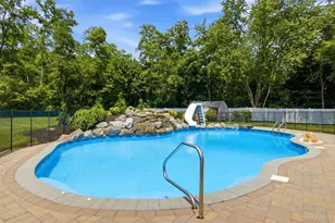 84 Meadow Glen Rd, Northport, NY 11768 - Photo 34