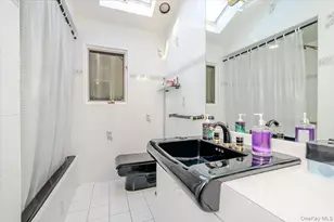 239 Hungry Harbor Rd, Woodmere, NY 11581 - Photo 20