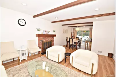 51 Whitman Avenue, Syosset, NY 11791 - Photo 10