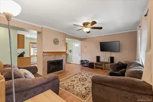 7 Chickadee Ln, Levittown, NY 11756 - Photo 6