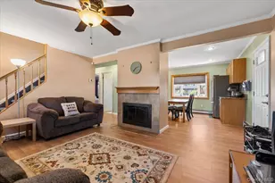 7 Chickadee Ln, Levittown, NY 11756 - Photo 4