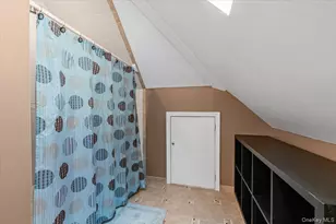 7 Chickadee Ln, Levittown, NY 11756 - Photo 20