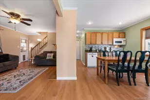 7 Chickadee Ln, Levittown, NY 11756 - Photo 2