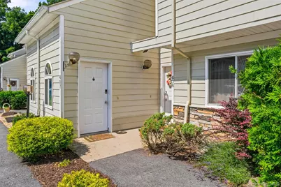 407 Crystal Hill Lane, Poughkeepsie, NY 12603 - Photo 2
