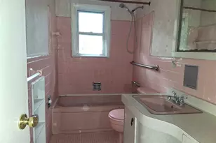 1036 Furth Rd, Valley Stream, NY 11581 - Photo 10