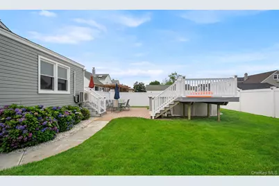 40 Martha Street, Freeport, NY 11520 - Photo 30