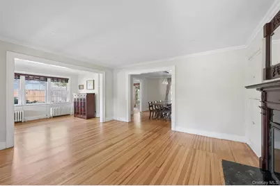138 Hallock Street, Riverhead, NY 11901 - Photo 4