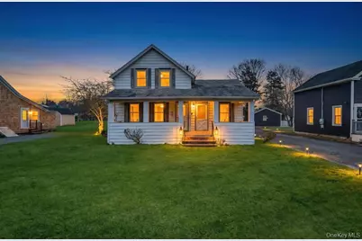 31 West Avenue, West Sayville, NY 11796 - Photo 2