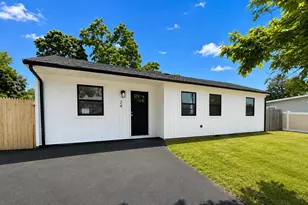 24 E Cherry St, Central Islip, NY 11722 - Photo 2