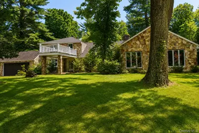 32 Valley Road, Old Westbury, NY 11568 - Photo 6